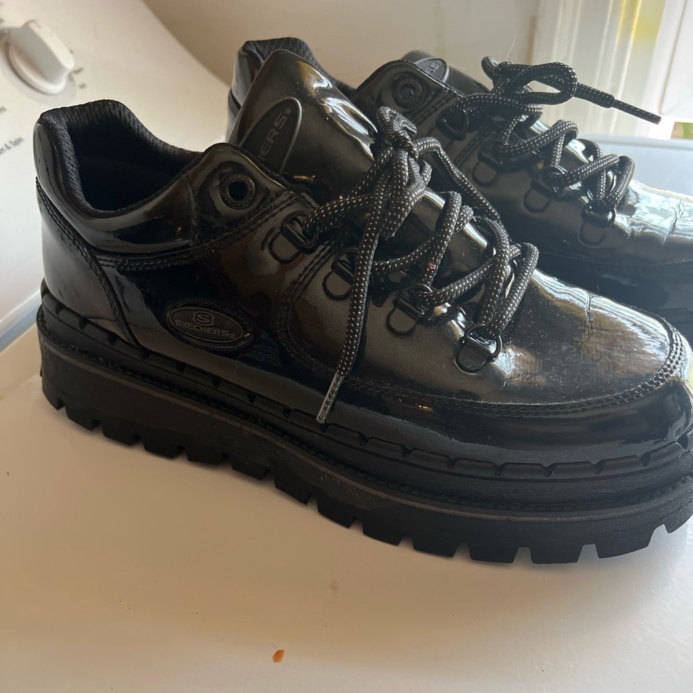 blank sketcher shoes still like brand new worn once.